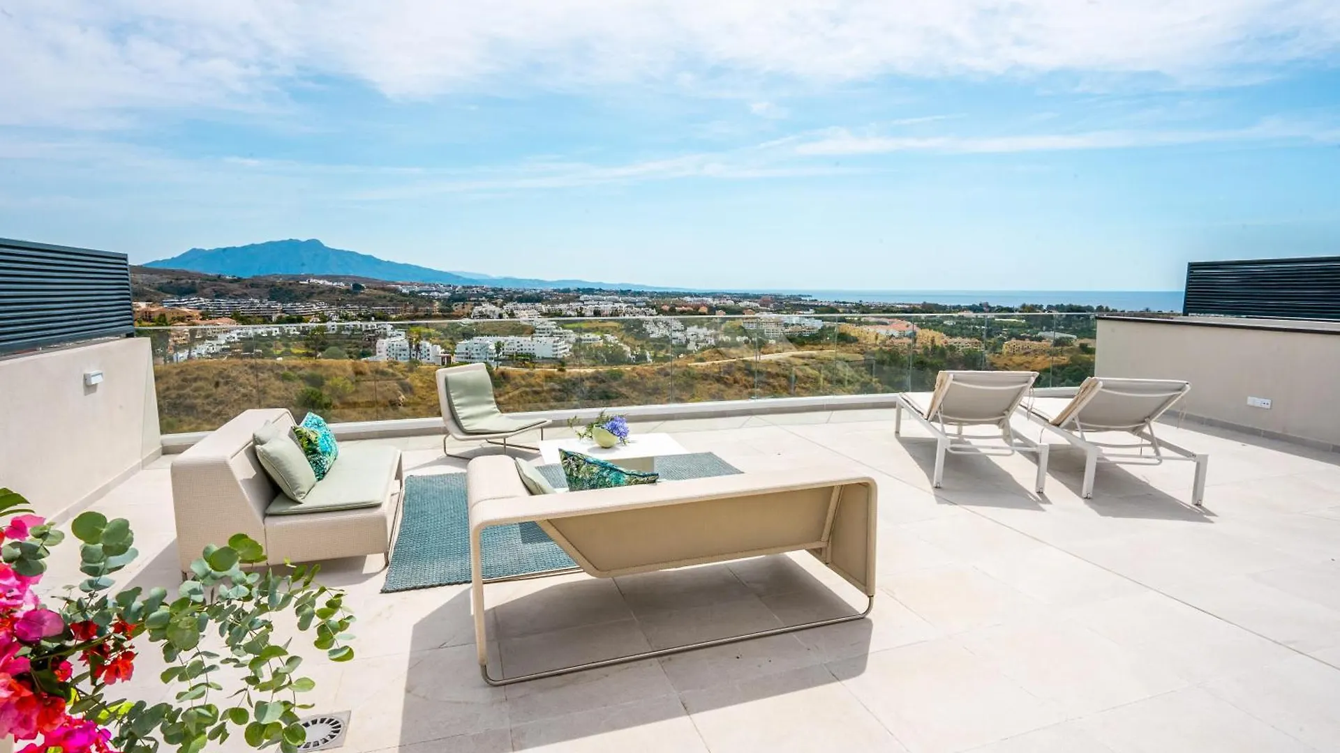 Mediterranean Vanian Views Penthouse エステポナ