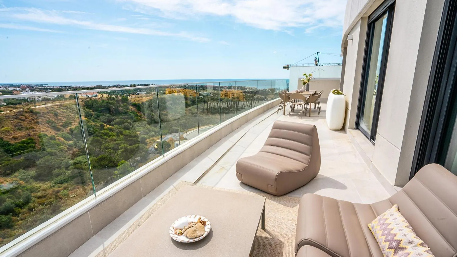 Mediterranean Vanian Views Penthouse エステポナ